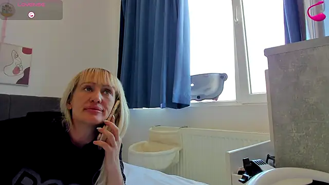 Snapshot of Almatoys chatting on September 18, 2025, 9:44 am Almatoys online show from September 18, 2025, 9:44 am