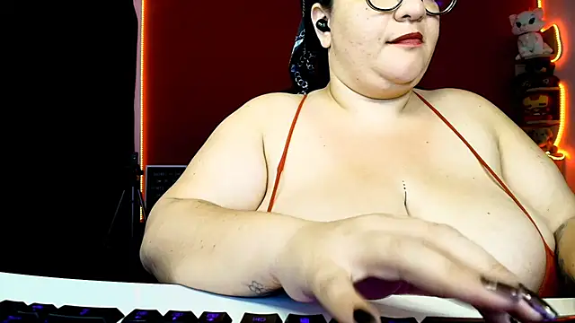 lulubigtitts1 online show from February 19, 2025, 5:16 am