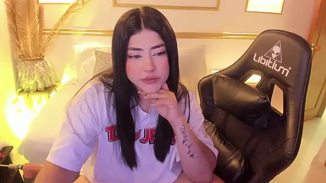 lucy26  online show from January 28, 2025, 5:11 am