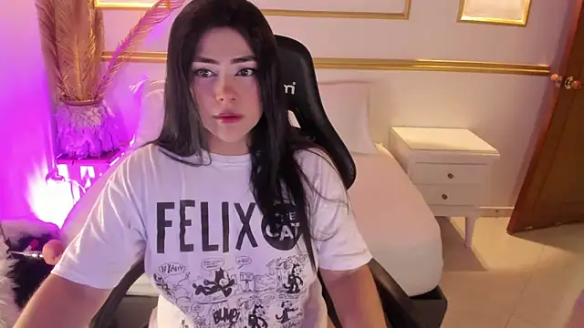 lucy26  online show from January 30, 2025, 2:27 am