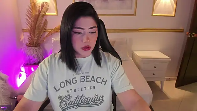 lucy26  online show from February 21, 2025, 2:17 am