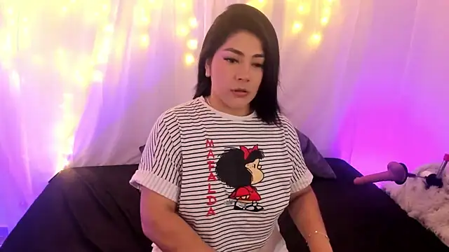 lucy26  online show from September 20, 2025, 2:45 am