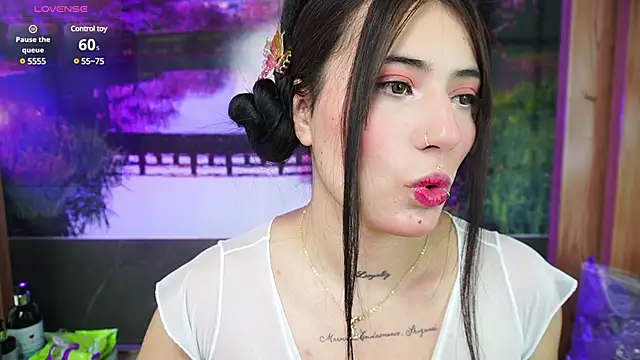 miss sharlotte18 online show from January 31, 2025, 1:23 pm