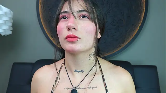 miss sharlotte18 online show from September 26, 2025, 6:12 pm