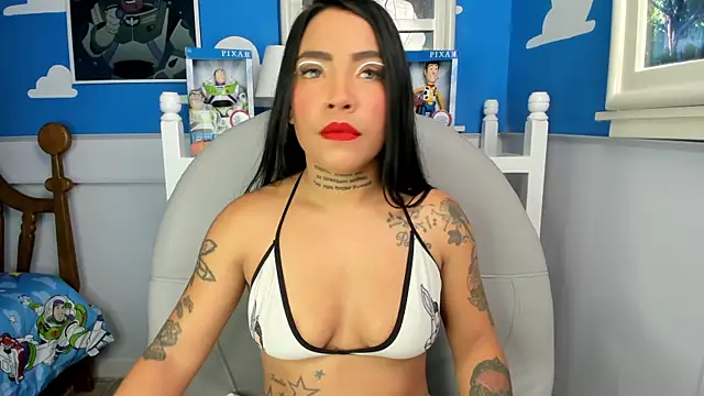 Snapshot of miss_vaiolette chatting on January 15, 2025, 2:27 am miss vaiolette online show from January 15, 2025, 2:27 am