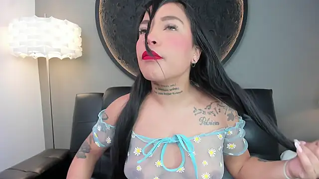 Snapshot of miss_vaiolette chatting on January 17, 2025, 11:06 am miss vaiolette online show from January 17, 2025, 11:06 am