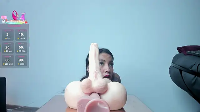 Snapshot of miss_vaiolette chatting on March 21, 2025, 11:01 am miss vaiolette online show from March 21, 2025, 11:01 am