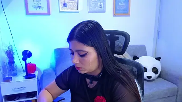 annylouis online show from November 7, 2025, 7:25 pm