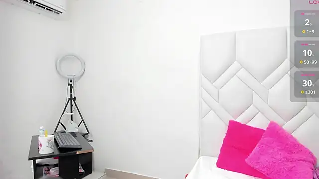 Mature Hard online show from March 6, 2025, 8:37 pm