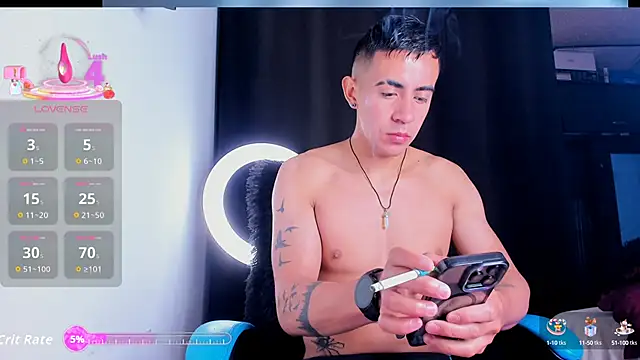 Snapshot of Andy_naughty1 chatting on October 3, 2025, 5:04 am Andy naughty1 online show from October 3, 2025, 5:04 am