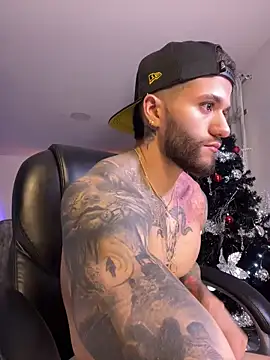 Snapshot of Frank_Farrell chatting on December 24, 2024, 5:38 am Frank Farrell online show from December 24, 2024, 5:38 am