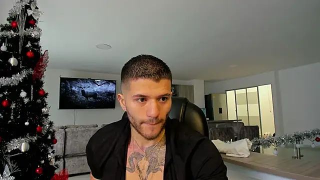 Snapshot of Frank_Farrell chatting on January 18, 2025, 3:27 pm Frank Farrell online show from January 18, 2025, 3:27 pm