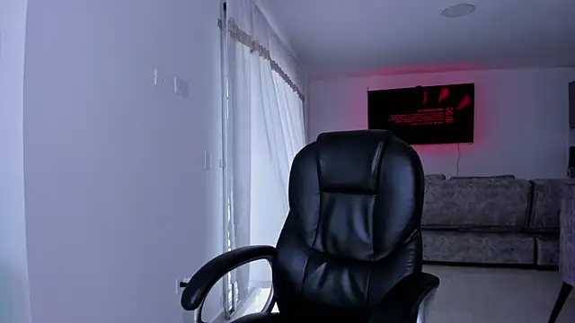 Snapshot of Frank_Farrell chatting on February 12, 2025, 6:40 pm Frank Farrell online show from February 12, 2025, 6:40 pm