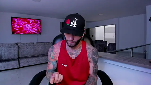 Snapshot of Frank_Farrell chatting on February 14, 2025, 5:36 pm Frank Farrell online show from February 14, 2025, 5:36 pm