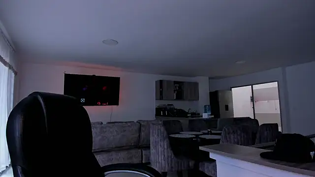 Snapshot of Frank_Farrell chatting on February 15, 2025, 4:12 pm Frank Farrell online show from February 15, 2025, 4:12 pm