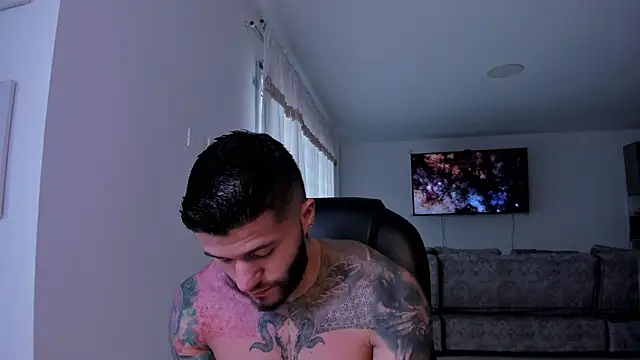 Snapshot of Frank_Farrell chatting on February 18, 2025, 6:04 pm Frank Farrell online show from February 18, 2025, 6:04 pm