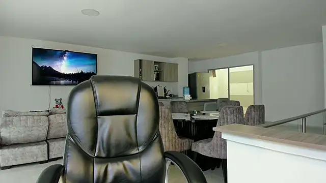 Snapshot of Frank_Farrell chatting on March 13, 2025, 9:16 pm Frank Farrell online show from March 13, 2025, 9:16 pm