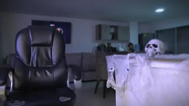 Snapshot of Frank_Farrell chatting on October 22, 2025, 3:51 am Frank Farrell online show from October 22, 2025, 3:51 am