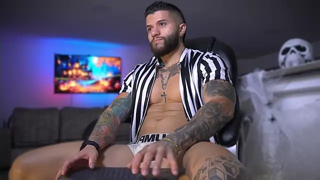 Snapshot of Frank_Farrell chatting on October 26, 2025, 3:23 am Frank Farrell online show from October 26, 2025, 3:23 am