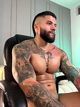 Snapshot of Frank_Farrell chatting on November 8, 2025, 6:35 am Frank Farrell online show from November 8, 2025, 6:35 am