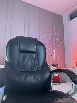 Snapshot of Frank_Farrell chatting on November 26, 2025, 8:10 pm Frank Farrell online show from November 26, 2025, 8:10 pm