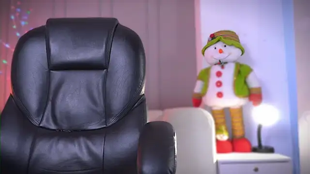 Snapshot of Frank_Farrell chatting on December 3, 2025, 6:28 pm Frank Farrell online show from December 3, 2025, 6:28 pm