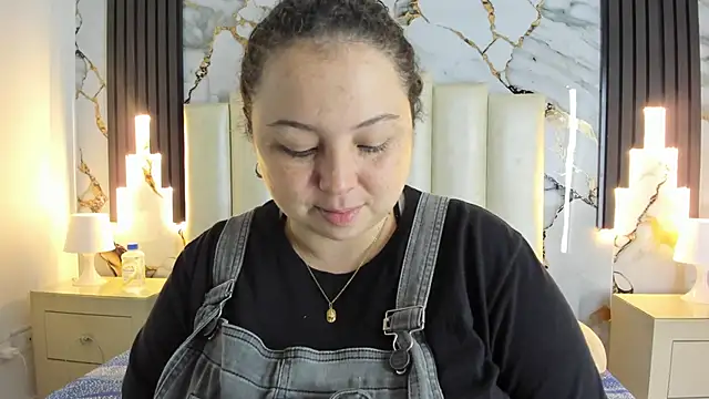 mollieblue69 online show from February 23, 2025, 2:40 am