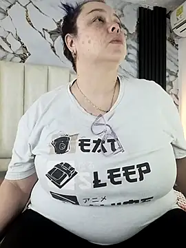 mollieblue69 online show from October 15, 2025, 12:38 pm