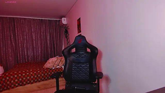 Snapshot of _whiteprincess chatting on October 21, 2025, 9:32 am whiteprincess online show from October 21, 2025, 9:32 am