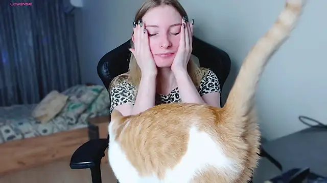 Snapshot of _whiteprincess chatting on November 6, 2025, 10:49 am whiteprincess online show from November 6, 2025, 10:49 am