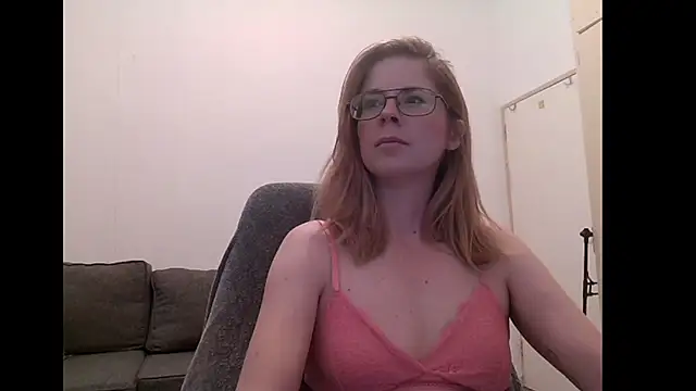 Snapshot of SavannaGirly chatting on September 21, 2025, 7:43 am SavannaGirly online show from September 21, 2025, 7:43 am
