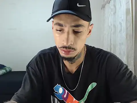 Snapshot of emiliano_hottt chatting on October 12, 2025, 3:55 pm emiliano hottt online show from October 12, 2025, 3:55 pm