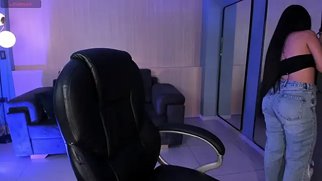 JadeEvansX online show from January 18, 2025, 6:21 pm