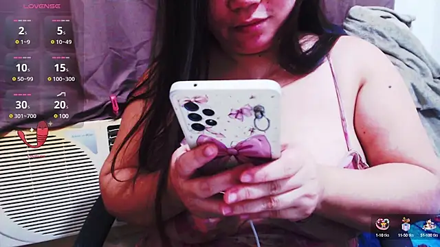 Snapshot of Alliayah_Hollyx chatting on January 4, 2025, 12:16 pm Alliayah Hollyx online show from January 4, 2025, 12:16 pm