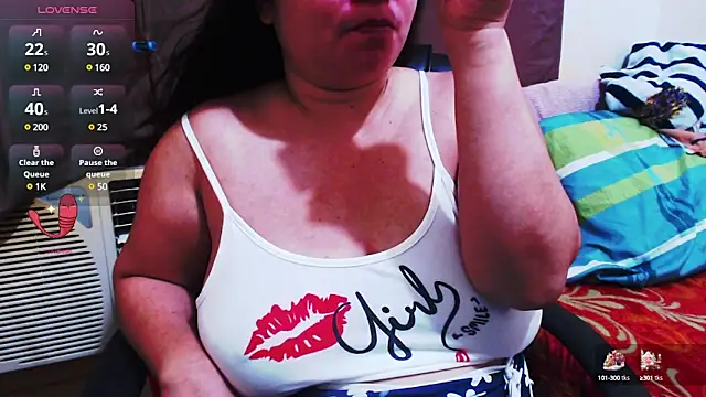 Snapshot of Alliayah_Hollyx chatting on February 10, 2025, 5:47 am Alliayah Hollyx online show from February 10, 2025, 5:47 am