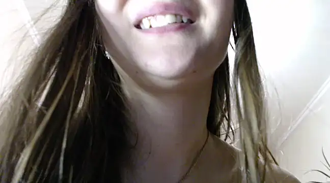 KiraGoldens online show from December 10, 2024, 5:00 pm