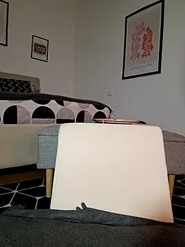 AryaSummersReal online show from November 6, 2025, 8:21 pm