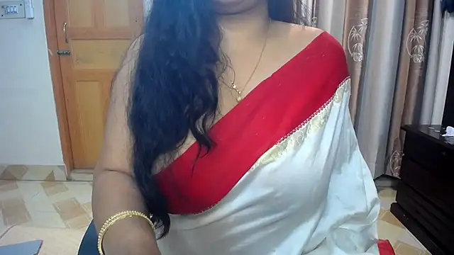 lady maeda  online show from December 13, 2024, 8:04 pm