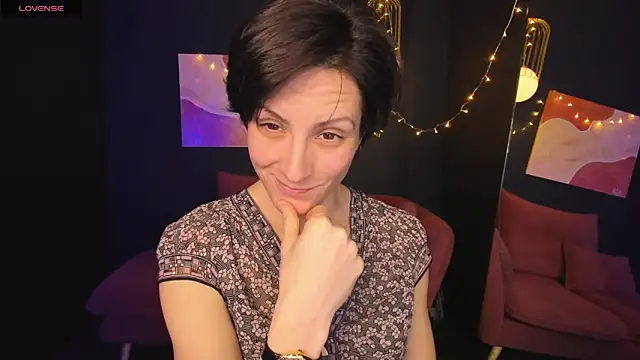 Snapshot of LorenDaze chatting on February 7, 2025, 2:04 pm LorenDaze online show from February 7, 2025, 2:04 pm