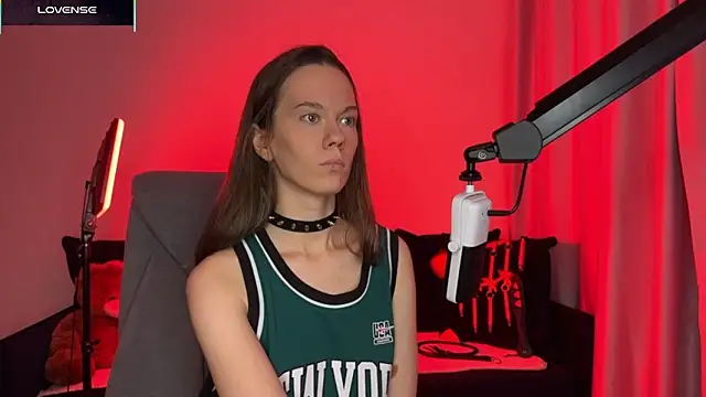 DivineBite online show from November 10, 2025, 4:17 pm