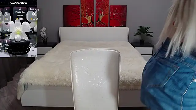 Snapshot of VictoriaTiger chatting on December 27, 2024, 2:12 pm VictoriaTiger online show from December 27, 2024, 2:12 pm