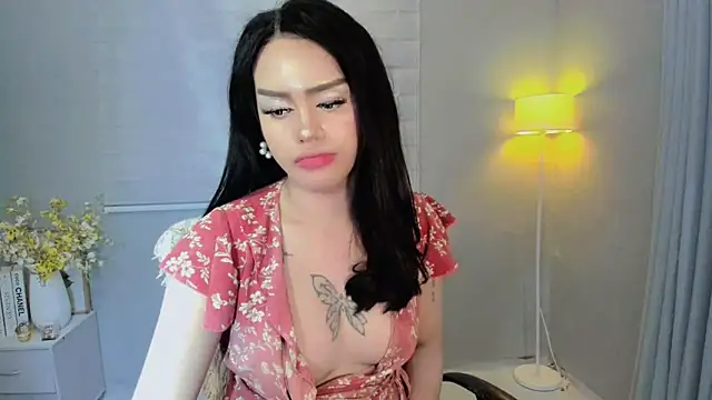 Patricia fox online show from February 20, 2025, 2:51 am