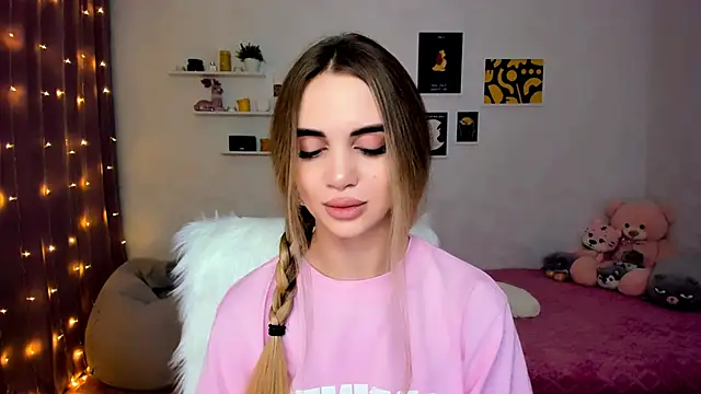 aPieceOfJoy online show from December 7, 2024, 11:45 pm