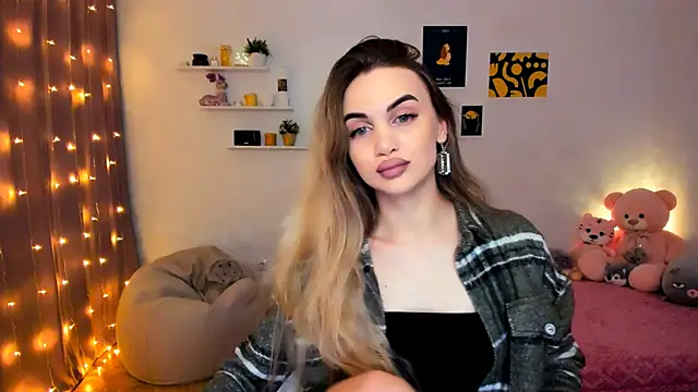 aPieceOfJoy online show from December 17, 2024, 8:32 pm