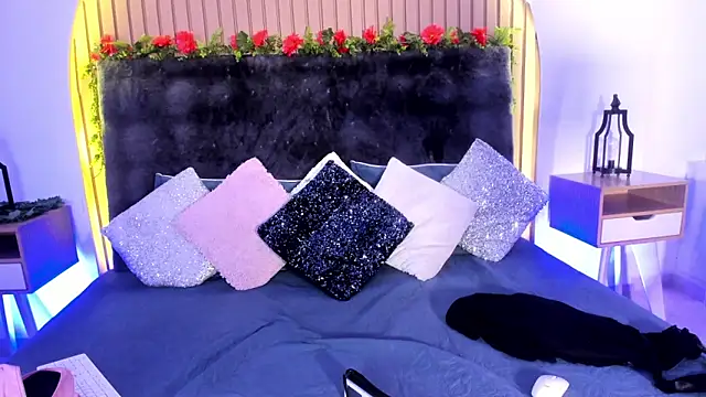 Karlagonzales  online show from February 12, 2025, 12:48 am