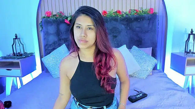 Karlagonzales  online show from October 21, 2025, 9:43 am