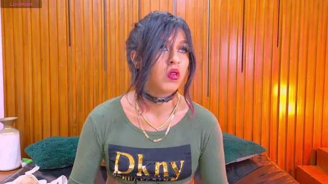 SilvanaCapelli online show from November 14, 2025, 8:51 pm