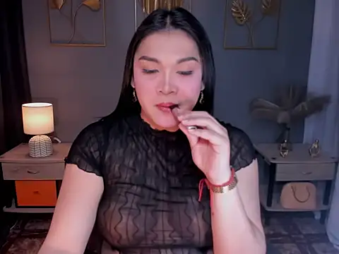 MaxeneCullens online show from September 26, 2025, 4:49 am