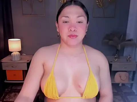 MaxeneCullens online show from October 21, 2025, 3:07 am