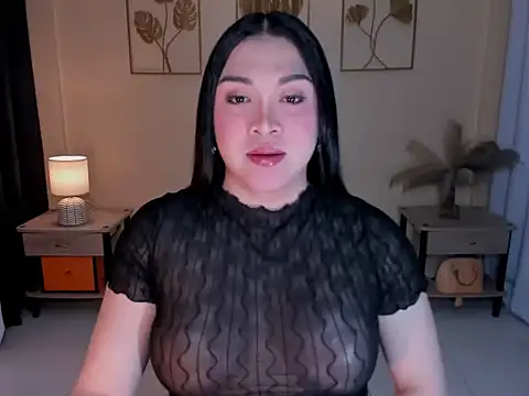 Snapshot of MaxeneCullens chatting on December 16, 2025, 1:43 am MaxeneCullens online show from December 16, 2025, 1:43 am